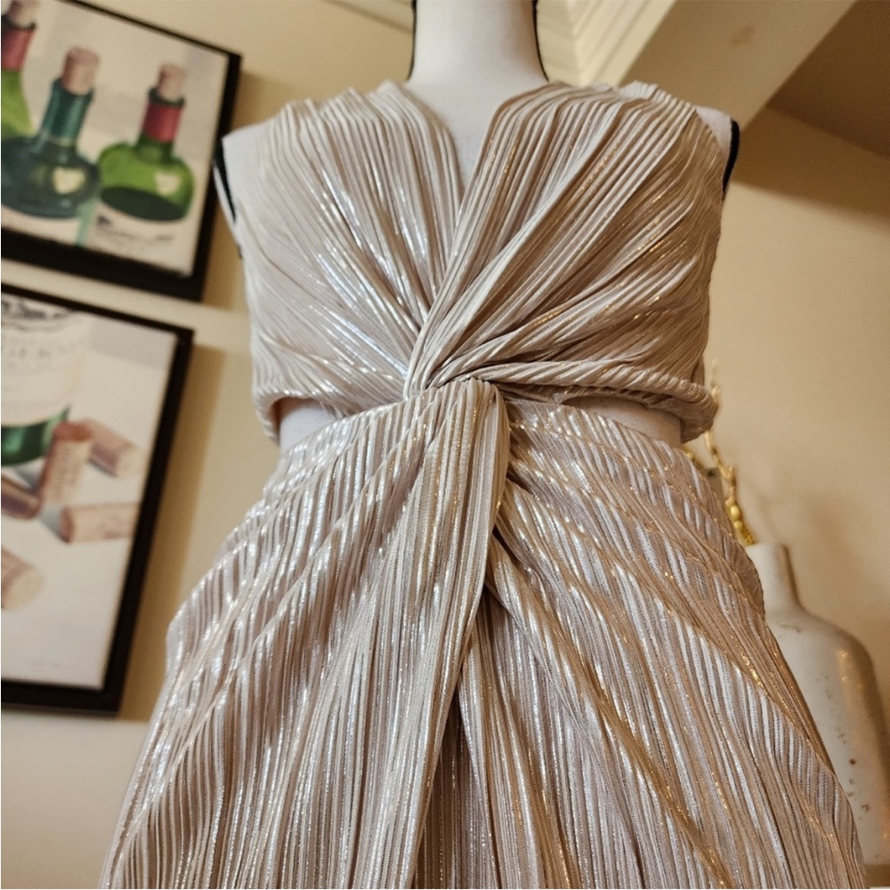 🔥Aqua Twist Front Cut-Out Metallic Gold Evening Gown - Picture 6 of 8